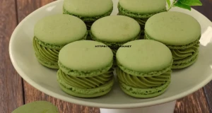  bánh Macarons thoa kem