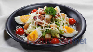 Công thức làm salad kiểu ý với nước sốt đặc biệt vạn người mê.