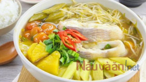 Hướng dẫn món canh cá nấu chua đậm đà cho mâm cơm ngày hè.