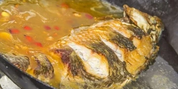 Những sai lầm khi rán cá khiến cho món ăn hỏng bét